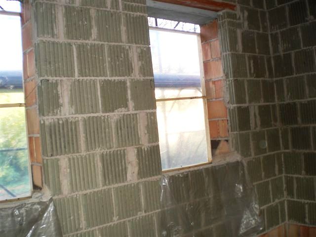 mattone in argilla cruda