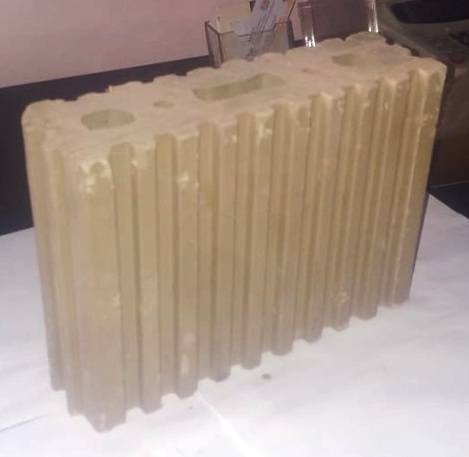 mattone in terra cruda