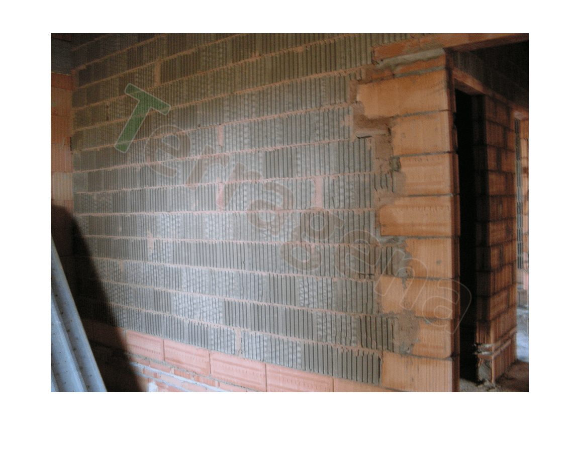 mattone in argilla cruda